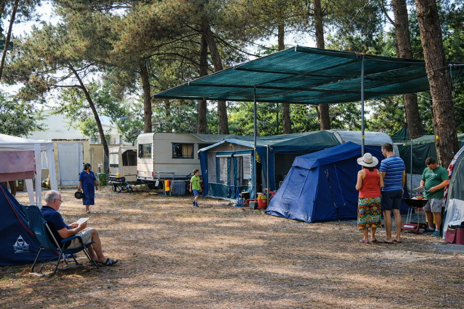 Area campeggio con piazzole per tende e caravan al Camping Village Vieste Marina nel Gargano