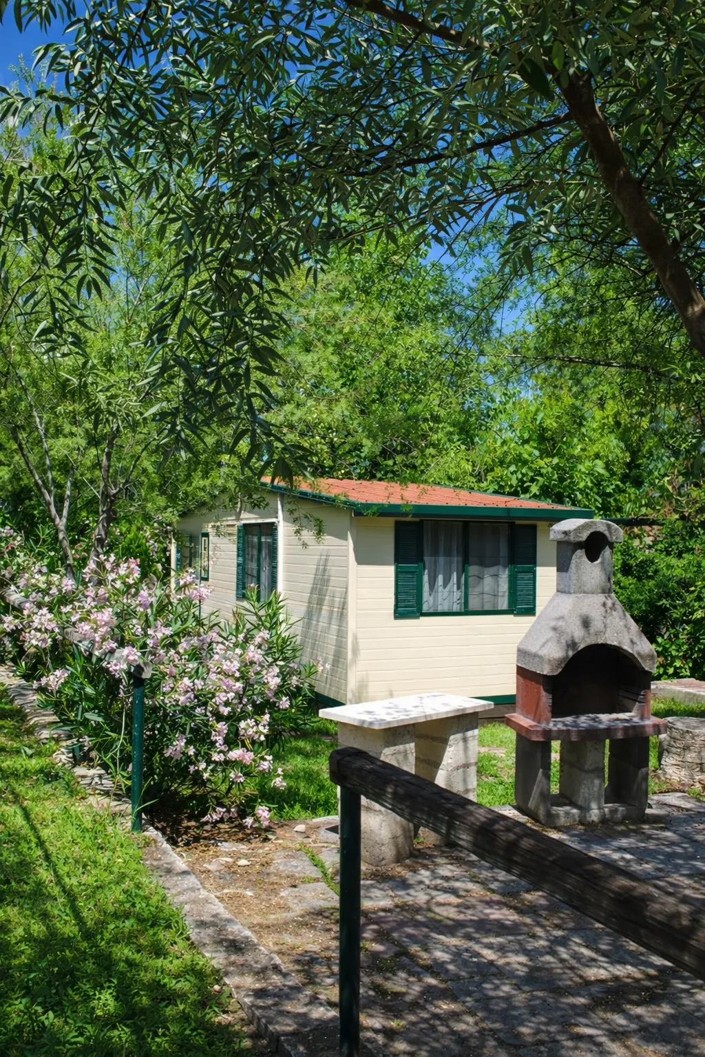 Case  mobili e alloggi nel villaggio turistico Vieste Marina immersi nella natura del Garagno